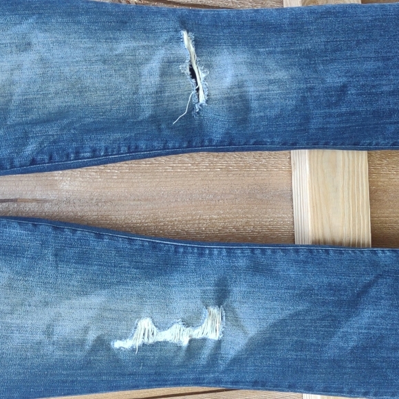 Genetic Denim Leaf fit and flare distressed jeans - Picture 4 of 11